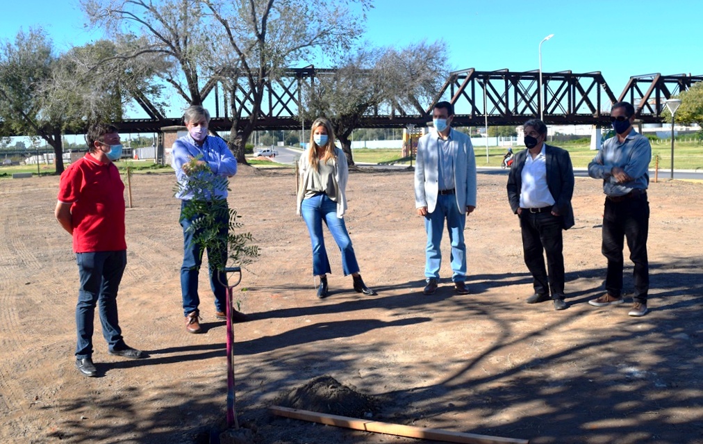 Se concretó el Primer Bosque de Poesía en Río Cuarto